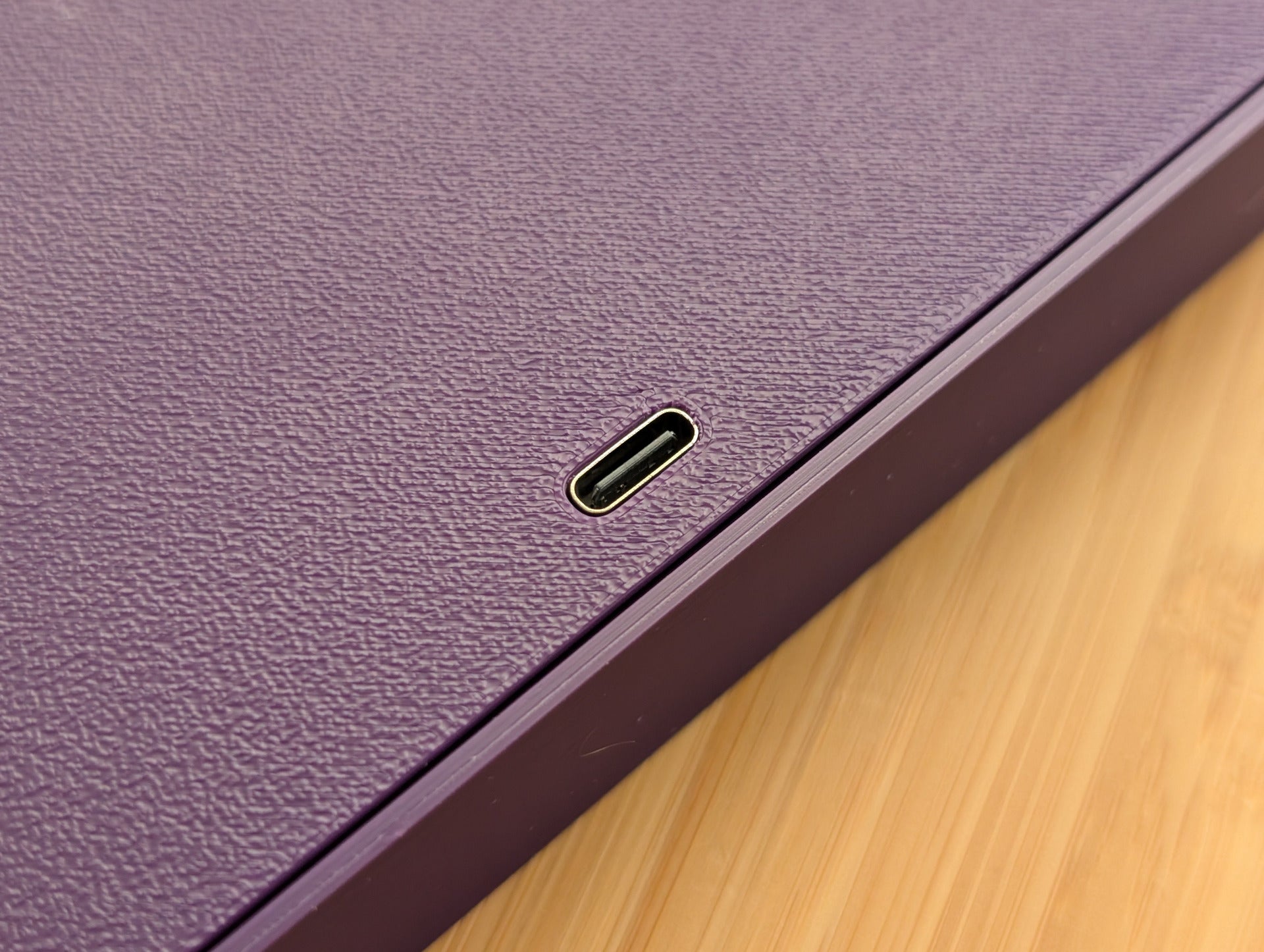 porta usb-c da placa LED da moldura (zoom)