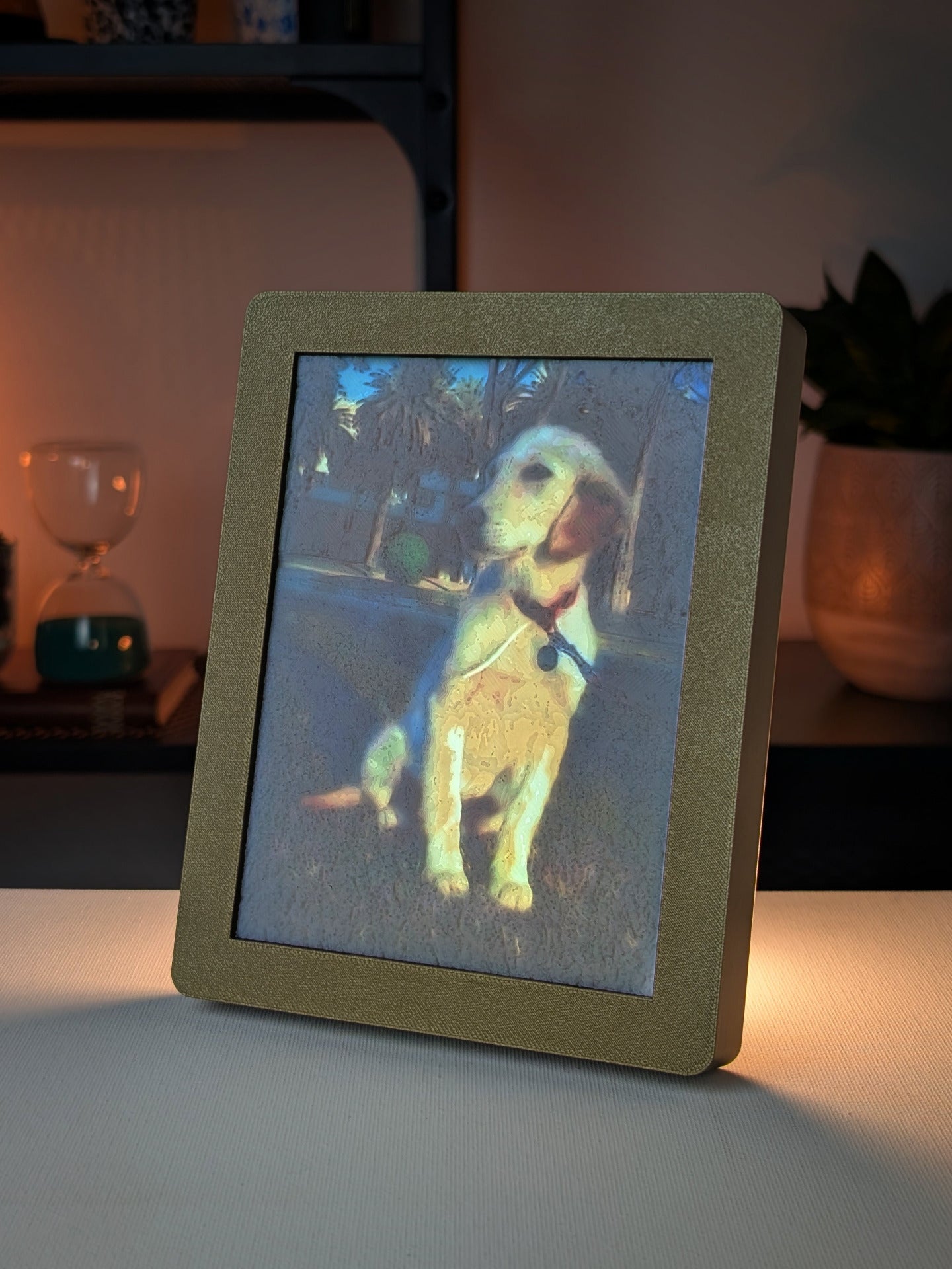 foto 3D de uma cadela (ligada) com moldura dourada