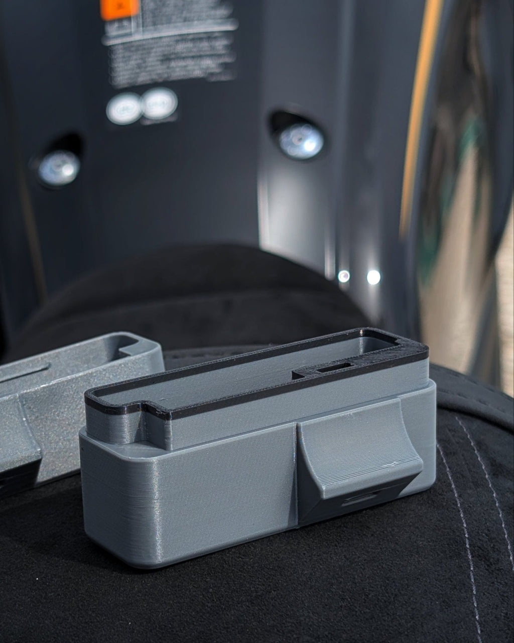 parte de baixo da moto via verde em cinzento (aberta)